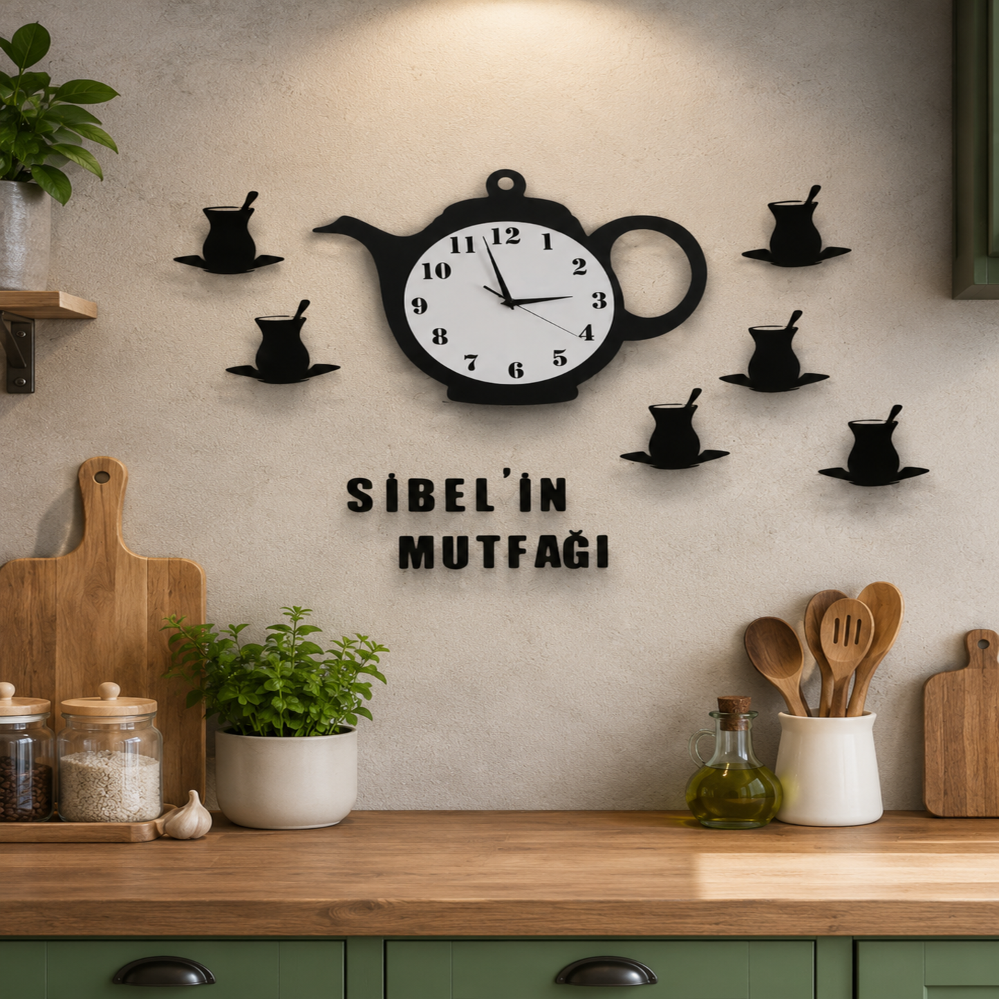 Kişiye Özel İsimli Mutfak Duvar Saati – Çaydanlık Tasarımlı Sessiz MDF Dekoratif Saat 35x25 cm