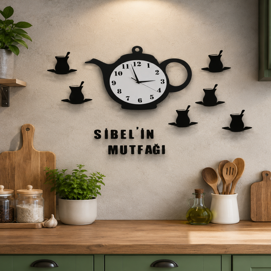 Kişiye Özel İsimli Mutfak Duvar Saati – Çaydanlık Tasarımlı Sessiz MDF Dekoratif Saat 35x25 cm